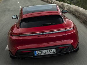 Eerste review Porsche Taycan GTS Sport Turismo (2021) - Je hond zal je vervloeken!