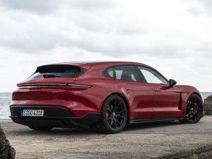 Eerste review Porsche Taycan GTS Sport Turismo (2021) - Je hond zal je vervloeken!