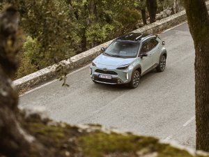 Waarom de Toyota Yaris Cross plotseling 1900 euro goedkoper is geworden