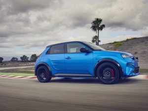 TEST Alpine A290: elektrische hot hatch, sneller en goedkoper dan Polo GTI