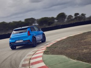 TEST Alpine A290: elektrische hot hatch, sneller en goedkoper dan Polo GTI