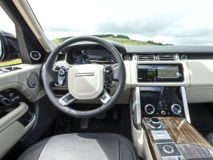 Luxestrijd: Oude Range Rover versus nieuwe Range Rover