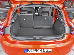 TEST – Batterij van Renault Clio Hybrid kost bagageruimte