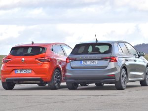 TEST – Batterij van Renault Clio Hybrid kost bagageruimte