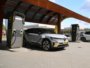 Voor de eerste keer meer nieuwe elektrische auto's dan diesels verkocht in Europa