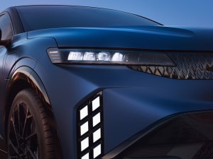 Ondergesneeuwde Franse EV krijgt lagere prijs en grotere actieradius (+ VIDEO)