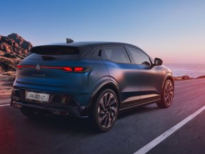 Ondergesneeuwde Franse EV krijgt lagere prijs en grotere actieradius (+ VIDEO)