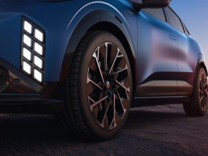 Ondergesneeuwde Franse EV krijgt lagere prijs en grotere actieradius (+ VIDEO)