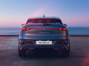 Ondergesneeuwde Franse EV krijgt lagere prijs en grotere actieradius (+ VIDEO)