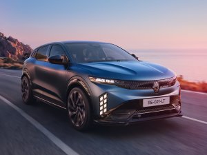 Ondergesneeuwde Franse EV krijgt lagere prijs en grotere actieradius (+ VIDEO)