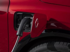 Renault gaat EV's overbodig maken met nieuw soort plug-in hybride (200 km EV-range)