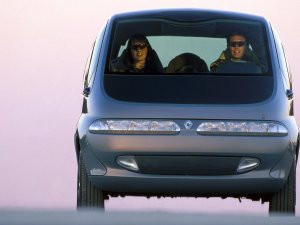 Renault Scenic was ooit een sensationeel glaspaleis (met gameconsole!)