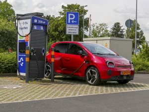 Snelladen met Renault Twingo bewijst: vroeger was niet alles beter
