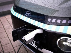 Review: Hyundai Inster (2024) legt lat torenhoog voor goedkope elektrische auto’s