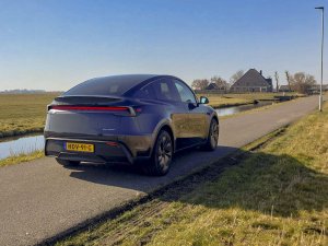 Review: Tesla Model Y (2025) laat concurrentie naar adem happen