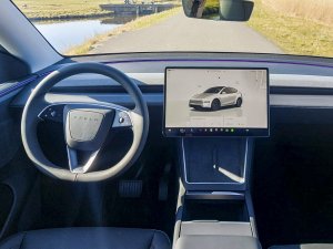 Review: Tesla Model Y (2025) laat concurrentie naar adem happen