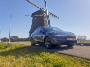 Review: Tesla Model Y (2025) laat concurrentie naar adem happen