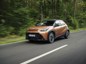 Deze nieuwe Toyota is de goedkoopste hybride van Nederland en plotseling spotgoedkoop