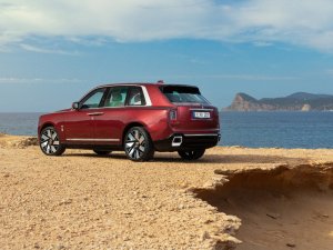 Laatste grote sportwagenmerk capituleert voor de SUV