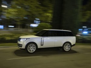 Waarom deze verzekeraar auto’s van Jaguar en Land Rover weigert