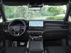 Krijgt de nieuwe Lexus RX 450h plug-in hybride (2022) eindelijk mensen uit hun BMW X3?