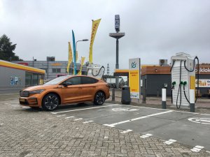 Onzekerheid over MRB 2025: verkoop elektrische auto’s dreigt in te storten