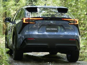 Dit automerk zet de rem op EV’s en zweert ineens bij hybrides