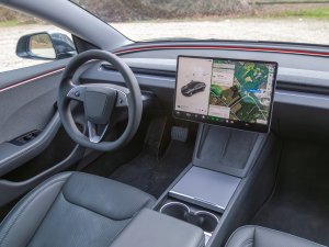 Tesla Model 3 TEST: de geluksmomentjes zijn telkens van korte duur