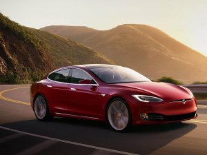 Stekker uit snelste Tesla aller tijden
