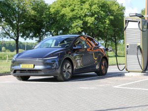 Tesla Model Y (2025): actieradius gemeten bij 100 en 130 km/h