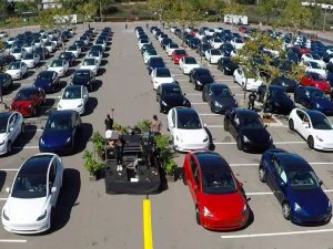 Tesla levert recordaantal auto's af! Vrijwel allemaal Model 3's en Model Y's