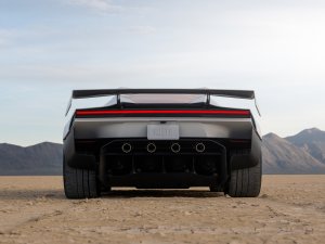 De wereld op zijn kop: deze tesla doet langer over tanken dan over laden