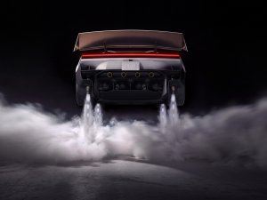 De wereld op zijn kop: deze tesla doet langer over tanken dan over laden