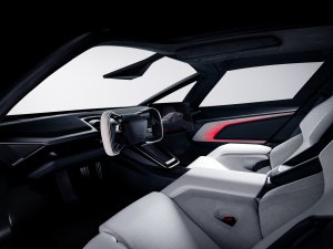 De wereld op zijn kop: deze tesla doet langer over tanken dan over laden