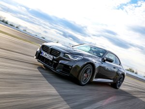 TEST: BMW M2 laat elektrische Ioniq 5 N alle hoeken van het circuit zien