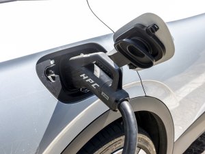 Europeanen kopen veel meer EV’s (maar Tesla hard onderuit)