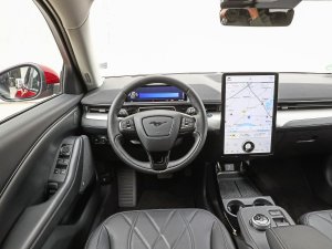 TEST Ford Kuga PHEV legt 4 minpunten elektrische Mustang Mach-E bloot