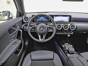 Hoe zuinig zijn de hybride Mercedes A 250e en VW Golf e-Hybrid nu echt?
