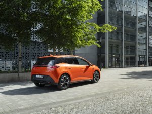 TEST - Is er iemand die deze goedkope plug-in hybride durft te kopen?