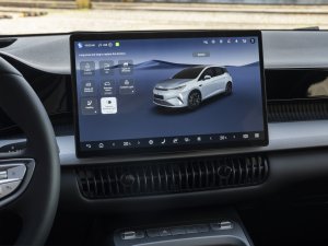TEST - Is er iemand die deze goedkope plug-in hybride durft te kopen?