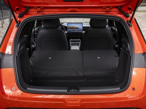 TEST - Is er iemand die deze goedkope plug-in hybride durft te kopen?