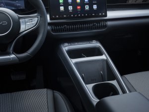 TEST - Is er iemand die deze goedkope plug-in hybride durft te kopen?