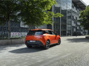 TEST - Is er iemand die deze goedkope plug-in hybride durft te kopen?