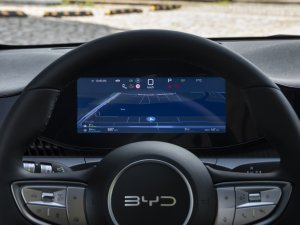 TEST - Is er iemand die deze goedkope plug-in hybride durft te kopen?