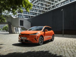 TEST - Is er iemand die deze goedkope plug-in hybride durft te kopen?