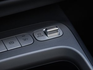 TEST - Is er iemand die deze goedkope plug-in hybride durft te kopen?
