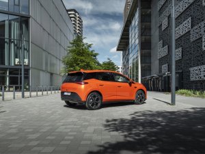 TEST - Is er iemand die deze goedkope plug-in hybride durft te kopen?