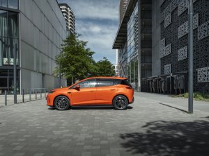 TEST - Is er iemand die deze goedkope plug-in hybride durft te kopen?