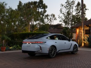 TEST - Lexus ES