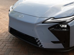 TEST - Lexus ES